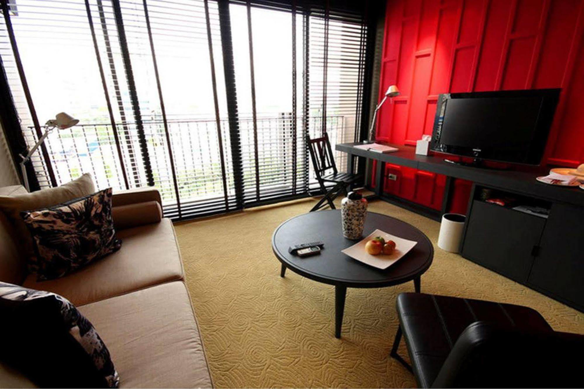 Tenface Bangkok Bagian luar foto